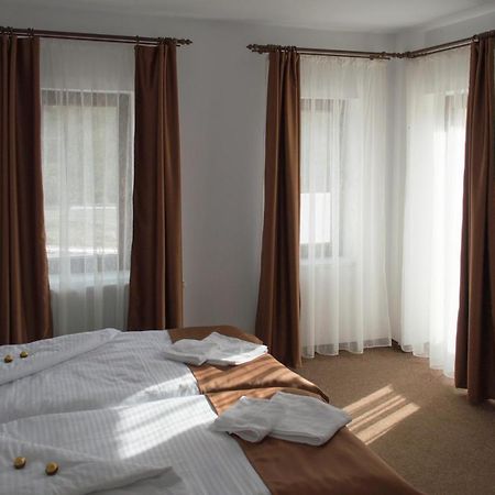 Pensiune Casa Ampeia Alba Iulia Exteriör bild