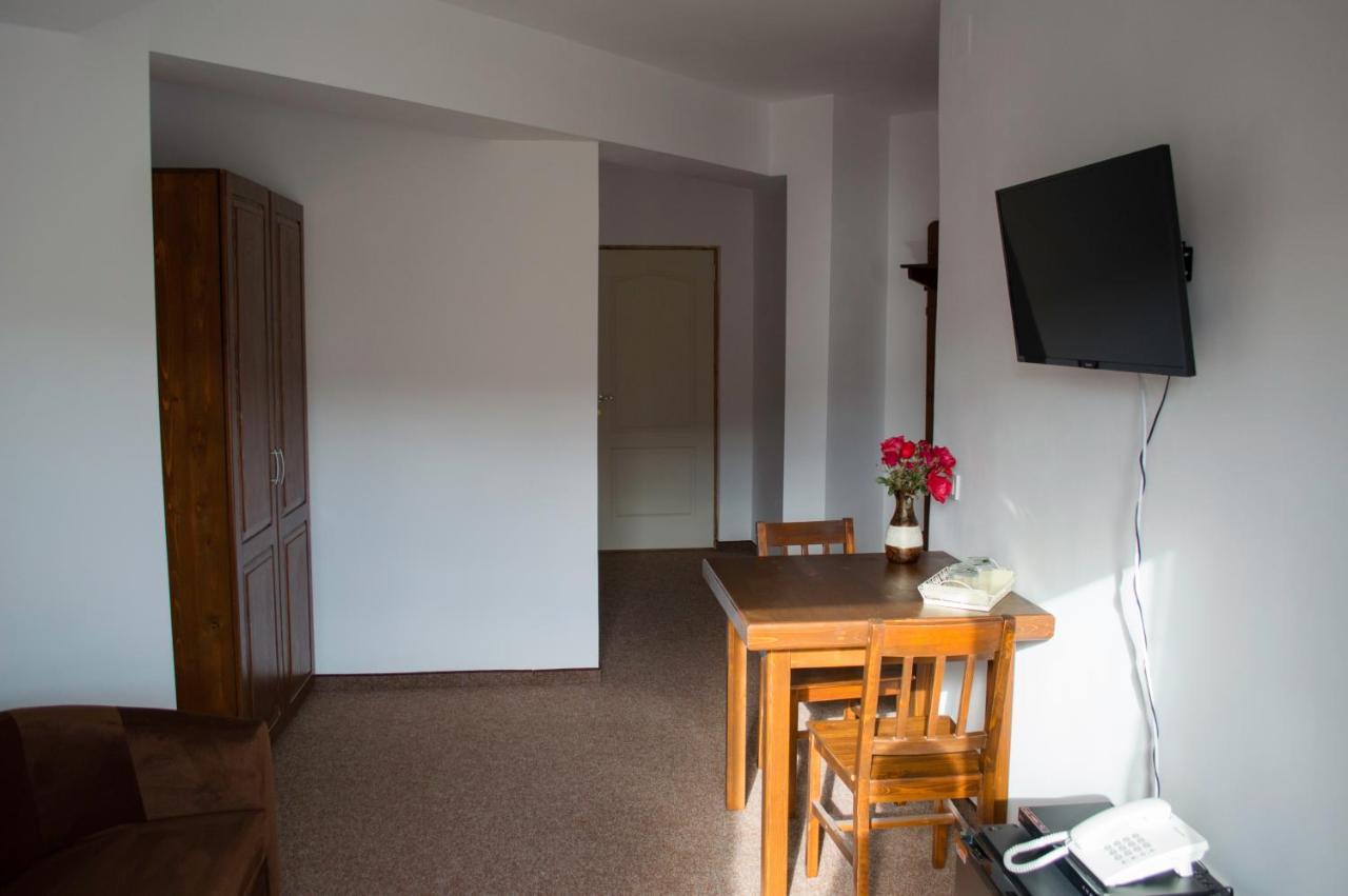 Pensiune Casa Ampeia Alba Iulia Exteriör bild
