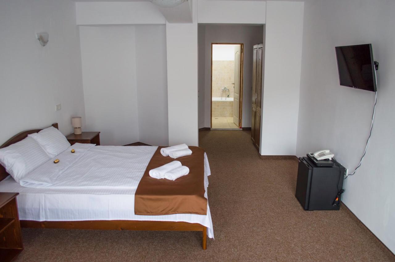 Pensiune Casa Ampeia Alba Iulia Exteriör bild